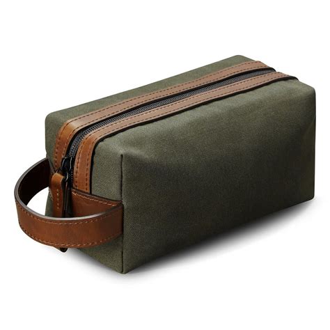 men's toiletry bag.